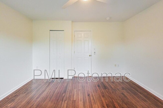 Building Photo - 1749 L St NE