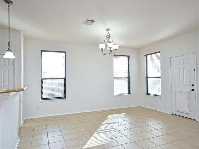 Building Photo - 501 Willow Walk Dr