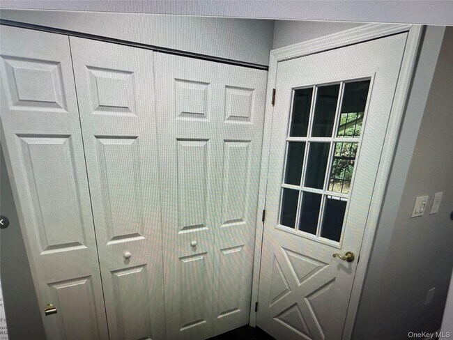 Building Photo - 333 Woodbridge Dr
