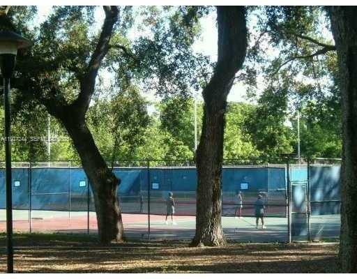 Building Photo - 9421 Evergreen Pl