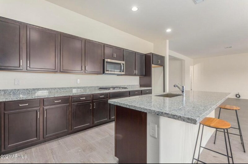 Building Photo - 880 W Flamingo Dr