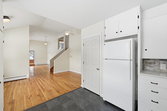 Building Photo - 11 Caribou Dr