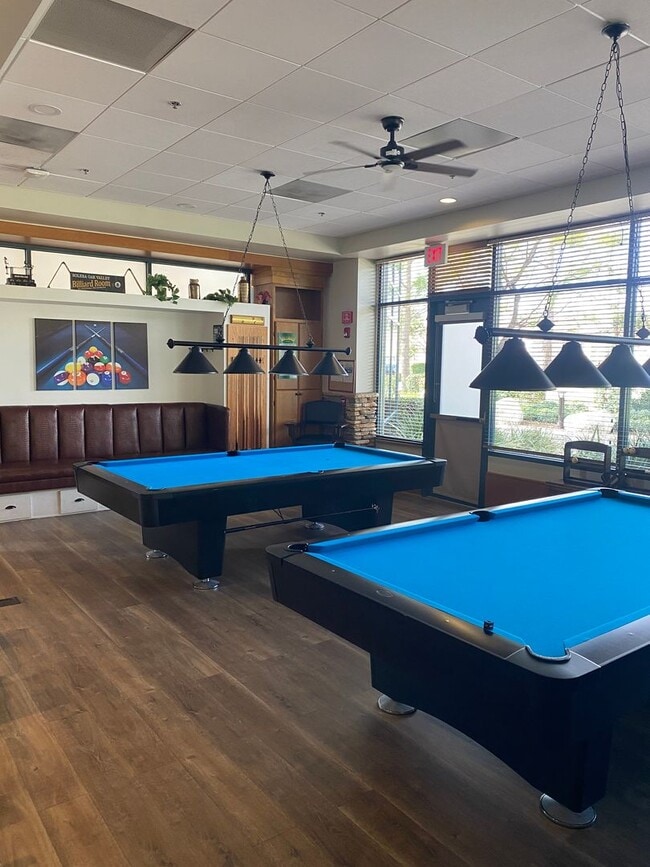 Building Photo - Sweet Senior Rental in Solera