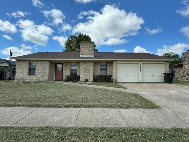 Building Photo - 3 bedroom 2 bath Refreshed