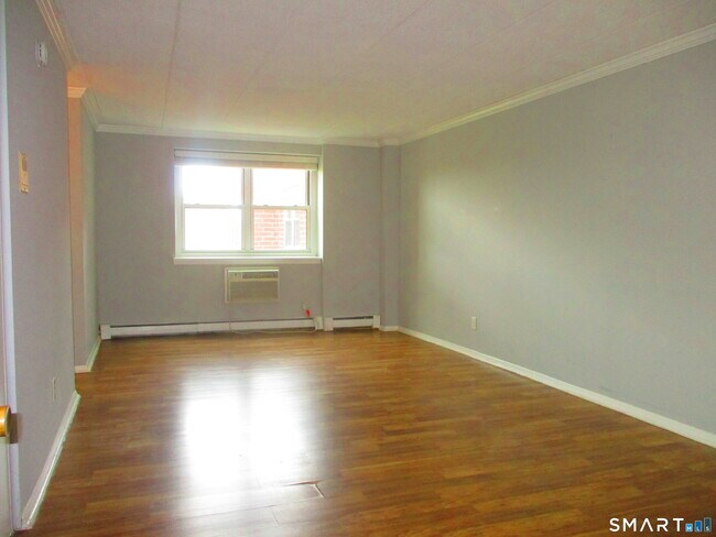 Building Photo - 27 Northill St