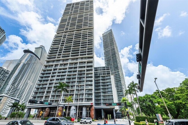 Building Photo - 475 Brickell Ave