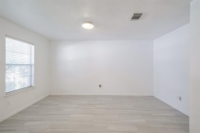 Building Photo - 24507 Cornell Park Ln