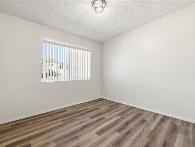 Building Photo - 2103 N 10th Ave