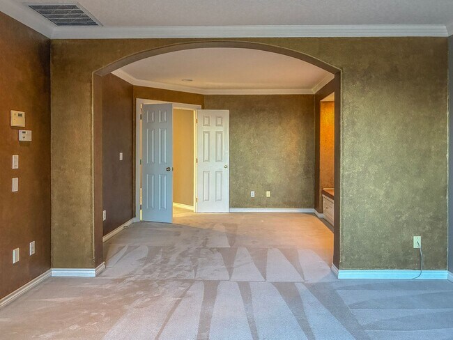 Building Photo - 9137 NW McKenna Dr