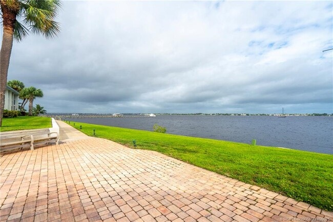 Building Photo - 175 SE St Lucie Blvd