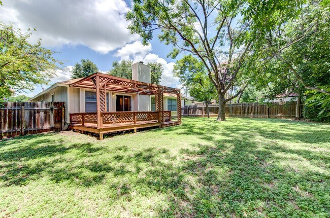 Building Photo - Move-In Ready Cherry Creek 3 Bedroom, 2 Bath!