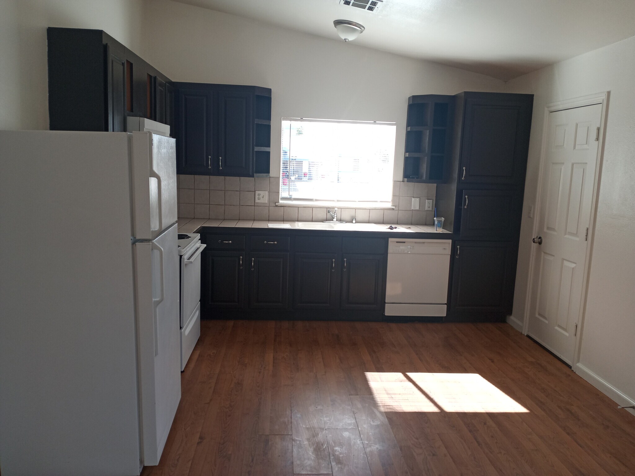 Building Photo - 6570 Mountainwood Ln