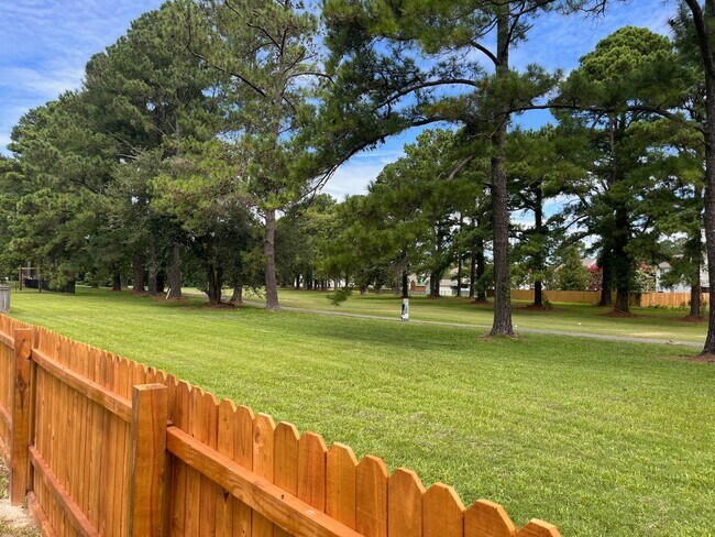 Building Photo - Avail NOW'n ROCK CREEK!