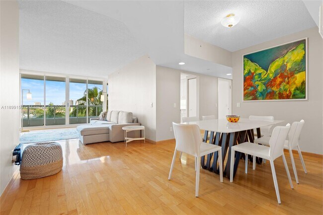 Building Photo - 21205 Yacht Club Dr