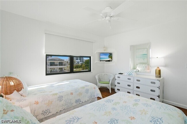 Building Photo - 4450 Estero Blvd