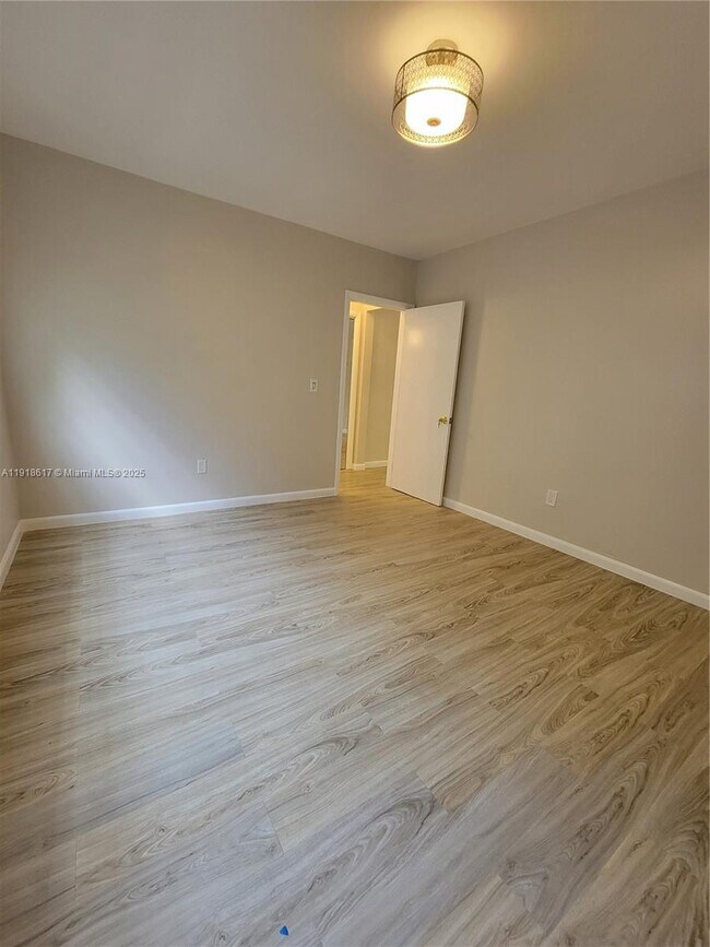 Building Photo - 835 Lenox Ave.