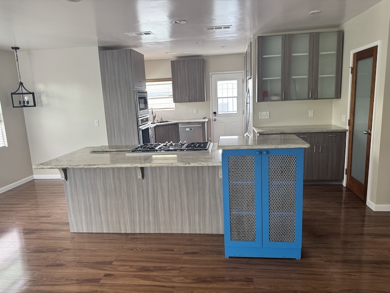 Kitchen - 4223 La Salle Ave