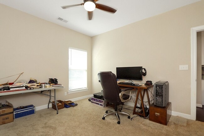 Building Photo - Low Maintenance Condo Living