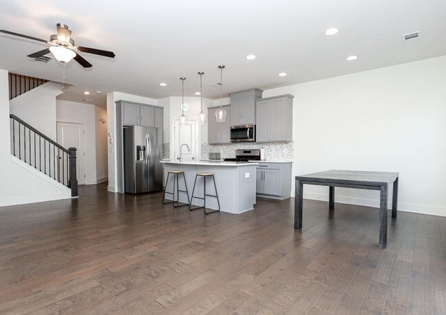 Building Photo - 7 Steelwood Ct