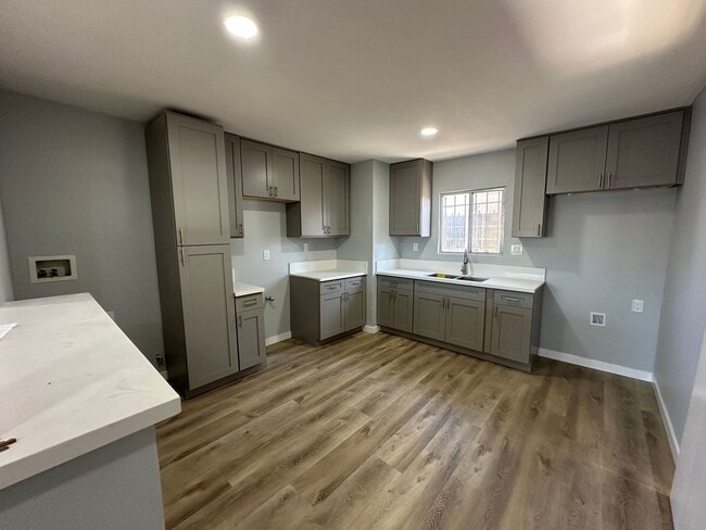 Building Photo - 9526 S Croesus Ave