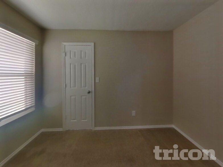 Building Photo - 310 Mistflower