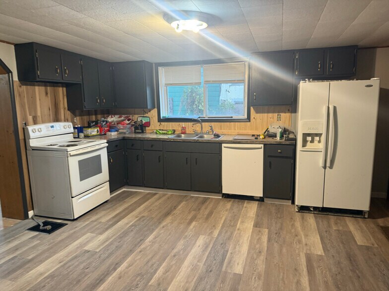 Building Photo - 622 Alexandria St