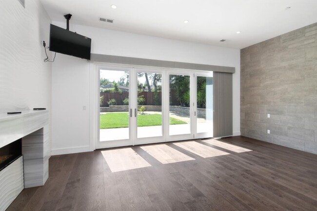 Building Photo - 1505 Wedgewood Dr