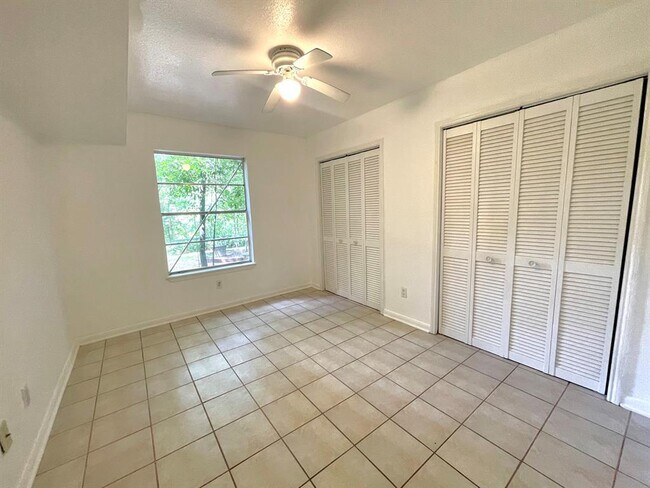 Building Photo - 8265 Kingsbrook Rd