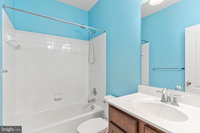 Building Photo - 15305 Sweetbay St