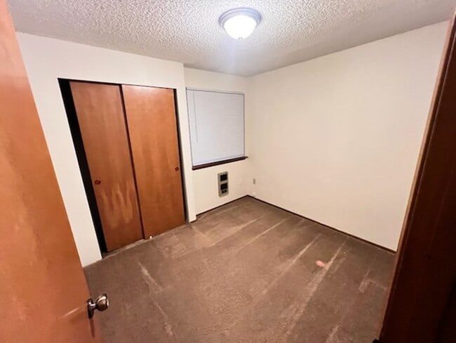 Building Photo - Oakbrook 2 Story 3 Bedroom home