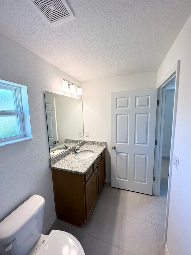 Building Photo - 40 Wellham Ln