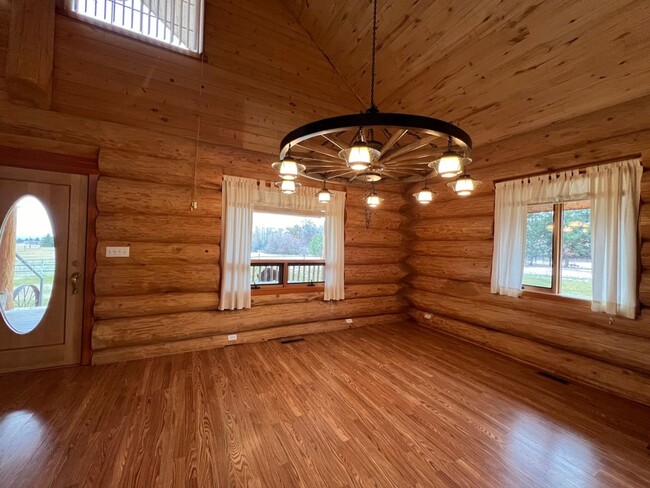 Building Photo - Enchanting Log Home for Lease