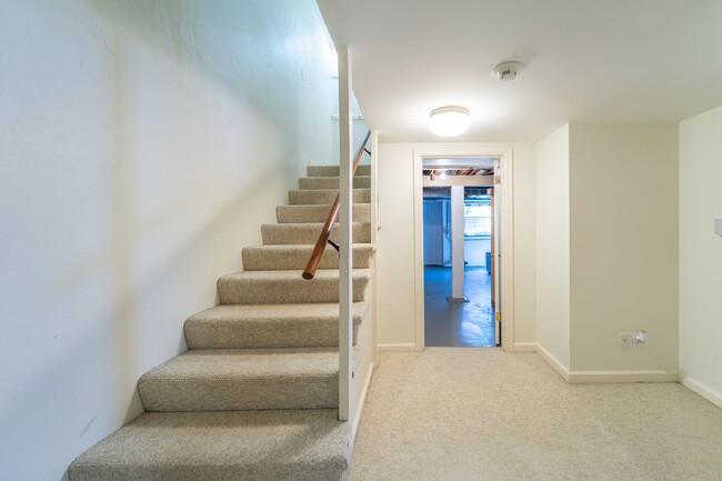 Building Photo - Enchanting Portland Heights 5BD House: You...