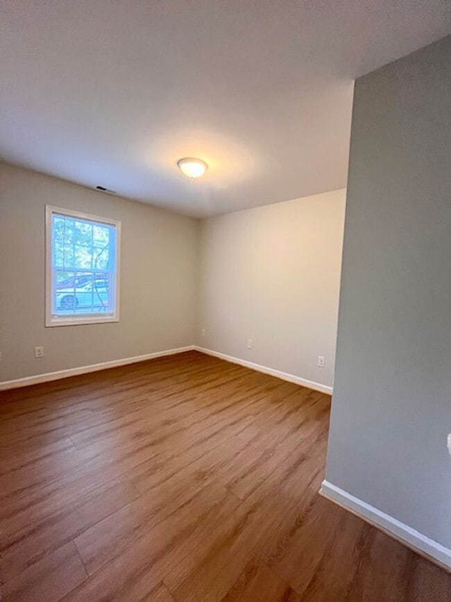 Building Photo - 253 Rockaway Dr