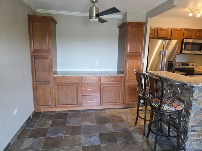 Building Photo - Remodeled 1 BDR in Capital Hill.  Location...