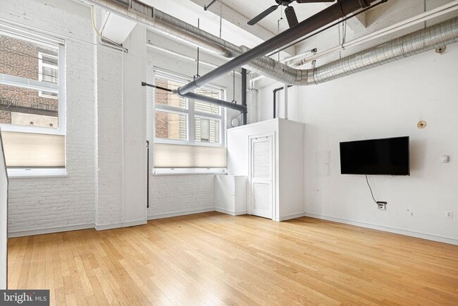 Building Photo - 810 N Hancock St