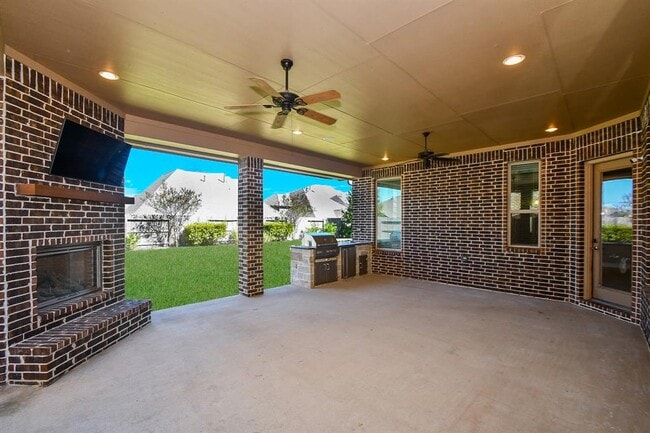 Building Photo - 20310 Corbin Creek Dr