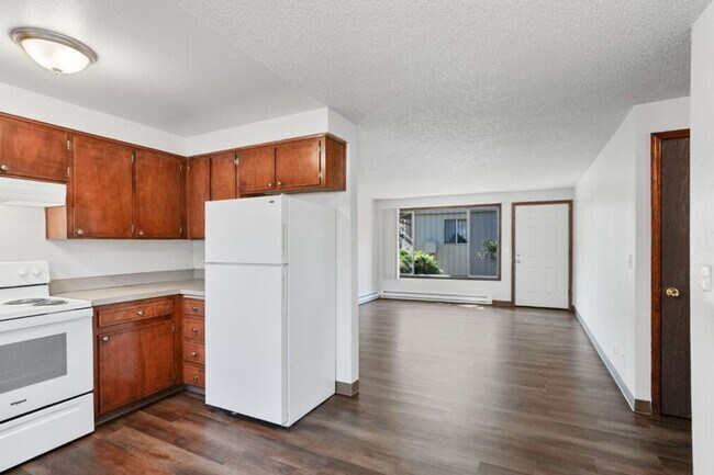 Interior Photo - 131-169 Salem Heights Ave SE