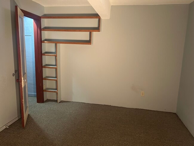 Building Photo - 1500 Orchard Ave