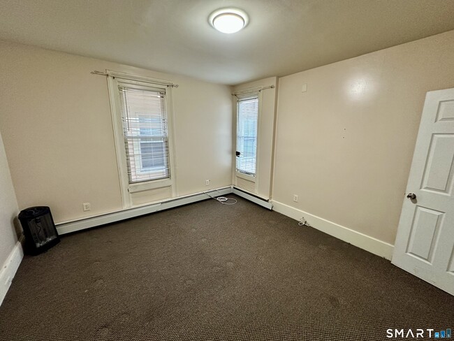 Building Photo - 182 Black Rock Ave