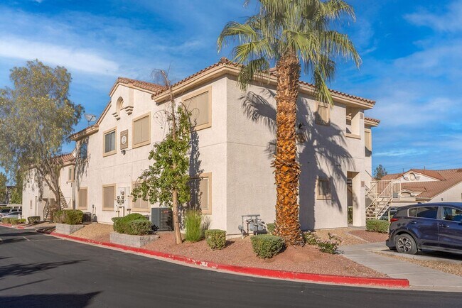 Primary Photo - 855 N Stephanie St