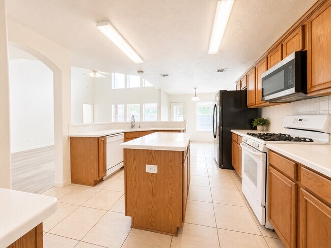 Building Photo - 7219 Brookville Ln
