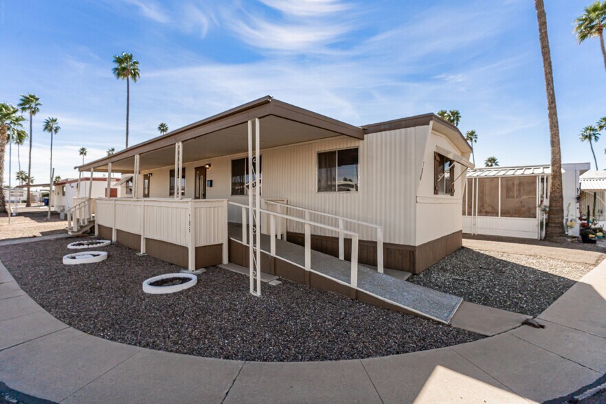 Building Photo - 2701 E Allred Ave
