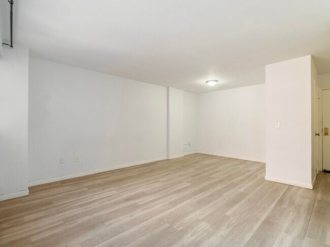 Building Photo - 6515 JFK Blvd E