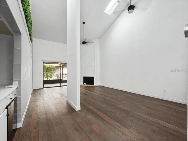 Building Photo - 2340 Sun Valley Cir