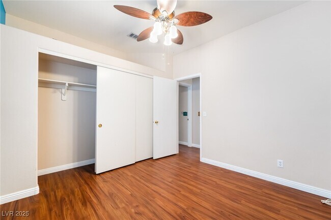 Building Photo - 812 Seco Verde Ave