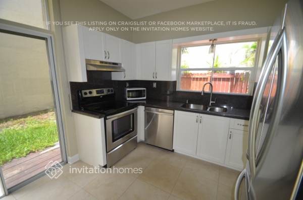 Building Photo - 3705 Valais Dr