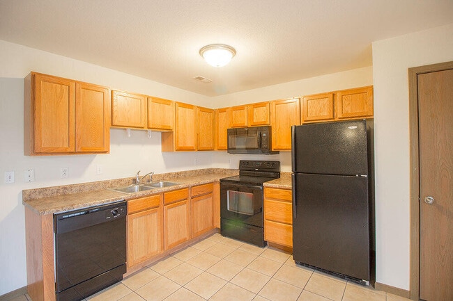 Building Photo - 5303 Silver Mill Dr