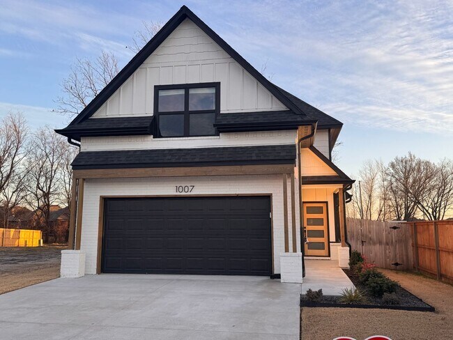 Building Photo - One Month Rent Free - 4 bedrooms - 3 full baths - Brand New