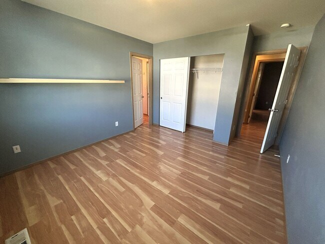 Building Photo - Everett Home